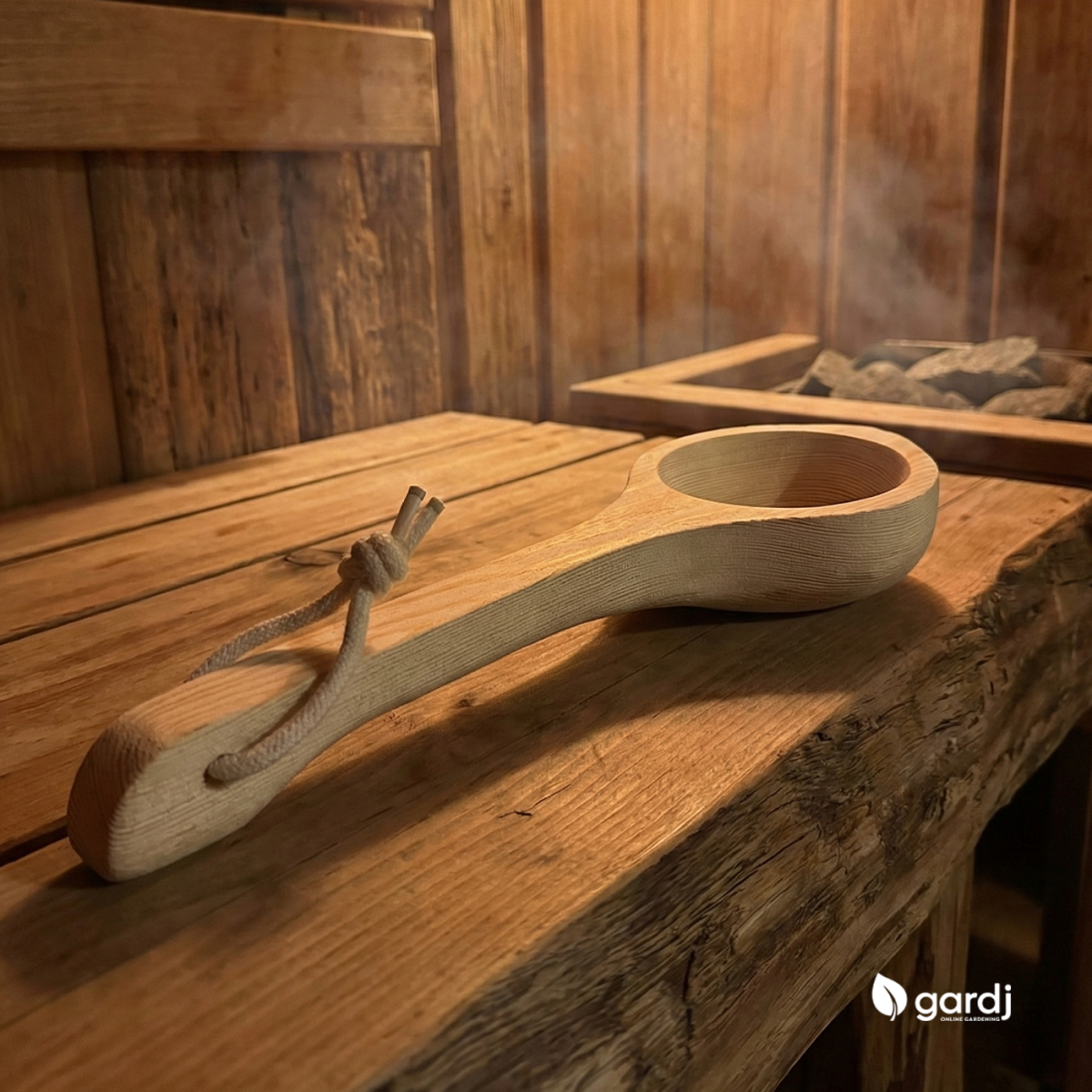 SAWO 4 l wooden sauna bucket and 36 cm pine ladle – classic sauna accessory set - Image 3